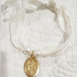Fabric bracelet with pearls & Guardian Angel pendant